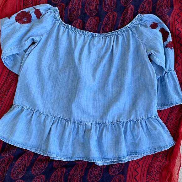 Dizzy Lizzy Denim Embroidered Peasant Top - Picture 6 of 8